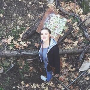 Meet your Posher, Caitlin